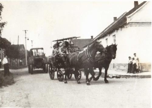 Kovanice - koňská hasická  stříkačka